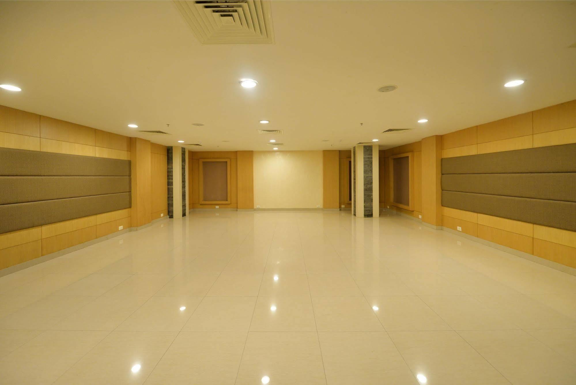 The Kay Hotel Vijayawāda Exterior foto